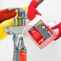 clinex-w3-active-shield-czyszczenie-sanitariatow-kabin-prysznicowych-z-aktywna-ochrona-poli.png